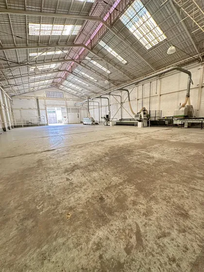 Galpones 2324m2 Administrativos, Altura De Piso A Techo 12m2. A1. Solo Clientes