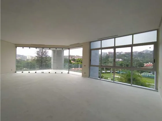 7251 Se Vende Apartamento 500m2 4h+2s/4.5b+2s/5p Naranjos Las Mercedes