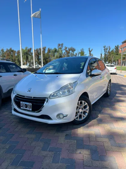 Peugeot 208 1.6 Allure