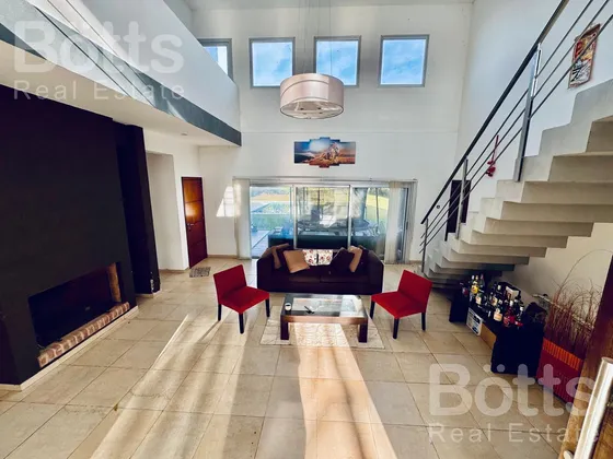 Venta - Casa 3 Dormitorios - Dependencia - Lote 1500m2 - Harás Del Sur 1