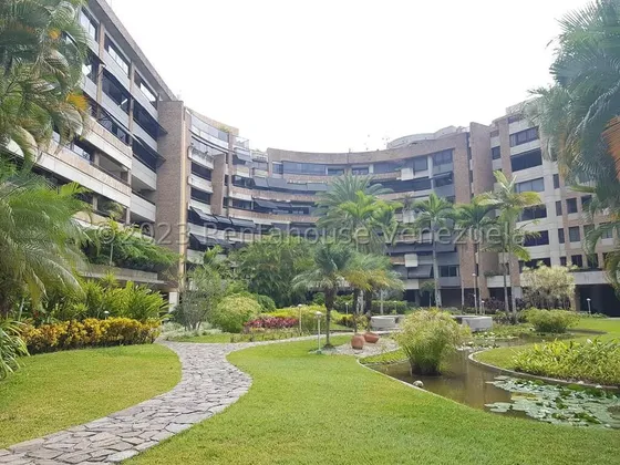 Ubicado En Conjunto Exclusivo, Fabuloso Apartamento, Confort Para Toda La Familia, Con Pozo De Agua, Planta Eléctrica, Vigilancia Y Control De Acceso Permanente. Un Verdadero Oasis. 23-30269 Mm