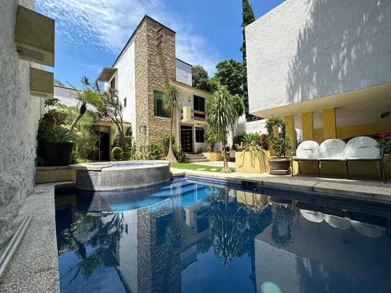 Casa En Venta En Colonia Chamilpa, Cuernavaca, Morelos