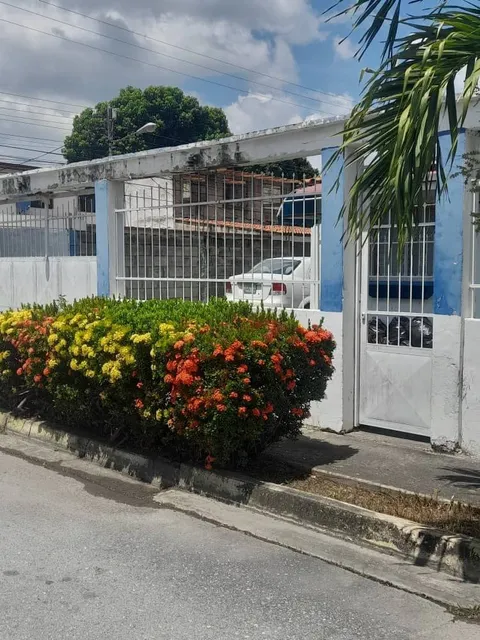 Lj.  Venta Casa De Esquina En Venta En Urb. Los Mangos Sector La Morita  (cod_ibo Yusmcy)