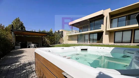 Magnífica | Condominio Los Bravos | Craighouse