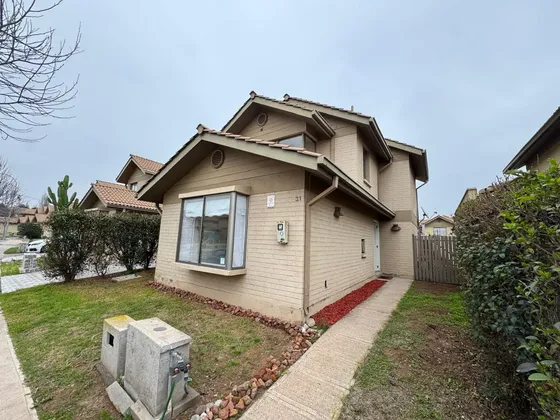 Se Vende Casa En Condominio Seguro Con Gran Patio 4d/3b!
