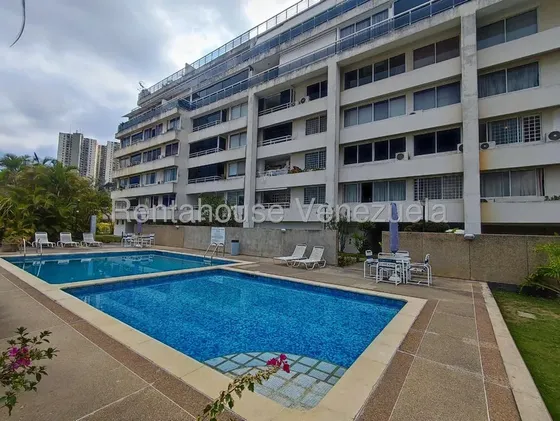 Penthouse En Venta Con Piscina En Los Samanes/ Fb26-18606