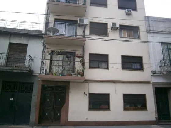 Departamento En Venta En Avellaneda Centro