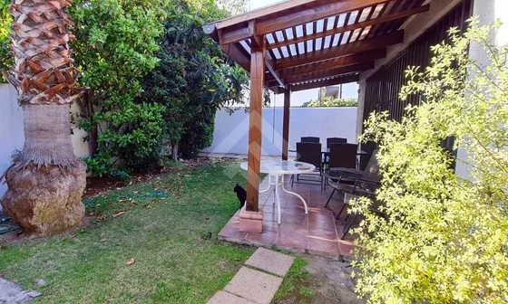 Casa En Venta De 3 Dorm. En Las Condes