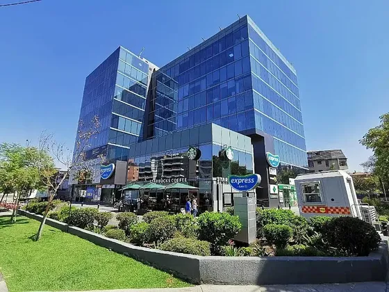 Oficina Isabel La Catolica Esquina Americo Vespucio Sur