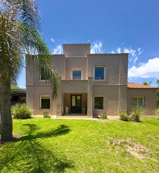 Venta Casa En Chacras De La Villa