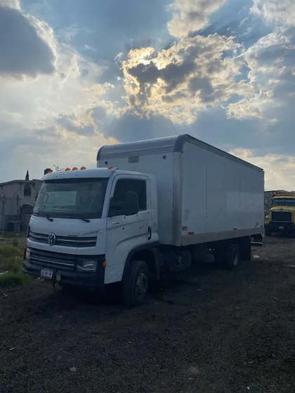 Chasis Cabina (imp) 11-180 2 Ejes 10700kg Pbv, Con Caja Seca