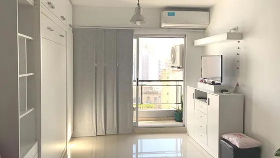 Monoambiente. Venta. Flores. Piso Alto. Balcón. Amoblado.