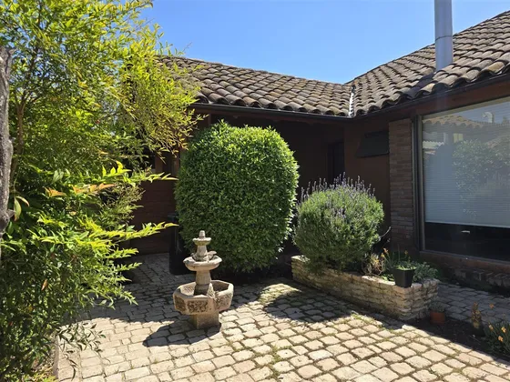 Casa En Venta De 5 Dorm. En Machalí