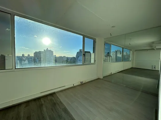 Oficina En Venta Piso De 110m - Av Cabildo 4400