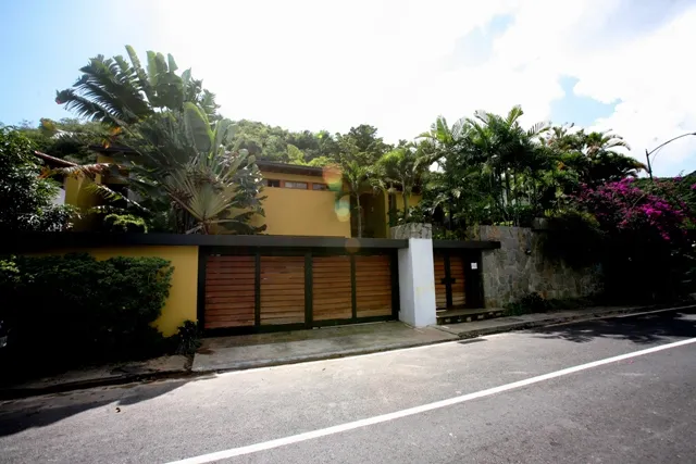 Se Vende Casa Remodelada En Calle Cerrada Con Vigilancia Y Control De Acceso Digital En Prados Del Este  