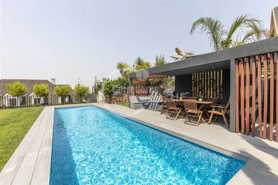 Casa En Arriendo De 7 Dorm. En Lo Barnechea Espectacular