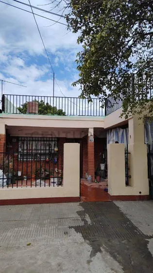 Venta - Casa 3 Dormitorios - La Tablada