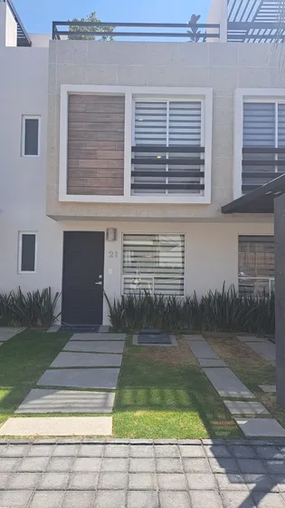 Se Vende Hermosa Casa En Lomas De Angelópolis En Cluster Con Alberca