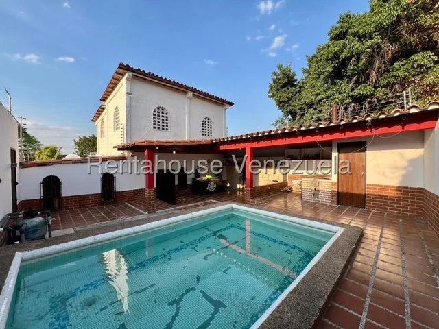 Francisco Rojas Norscia Rentahouse 2 5 - 1 9 3 6 8 Vende Casa En Cabudare La Morenera Duplex De 98 Mts2 Con  4 Habitaciones Y 4 Banos, Piscina Y Area Familiar, Patio Y Urbanismo Cerrado, Somos Rah!! 