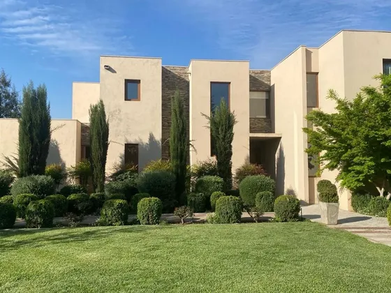 Orilla De Cancha: Las Brisas De Chicureo