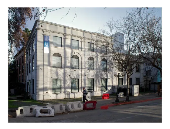Gran Edificio En Providencia