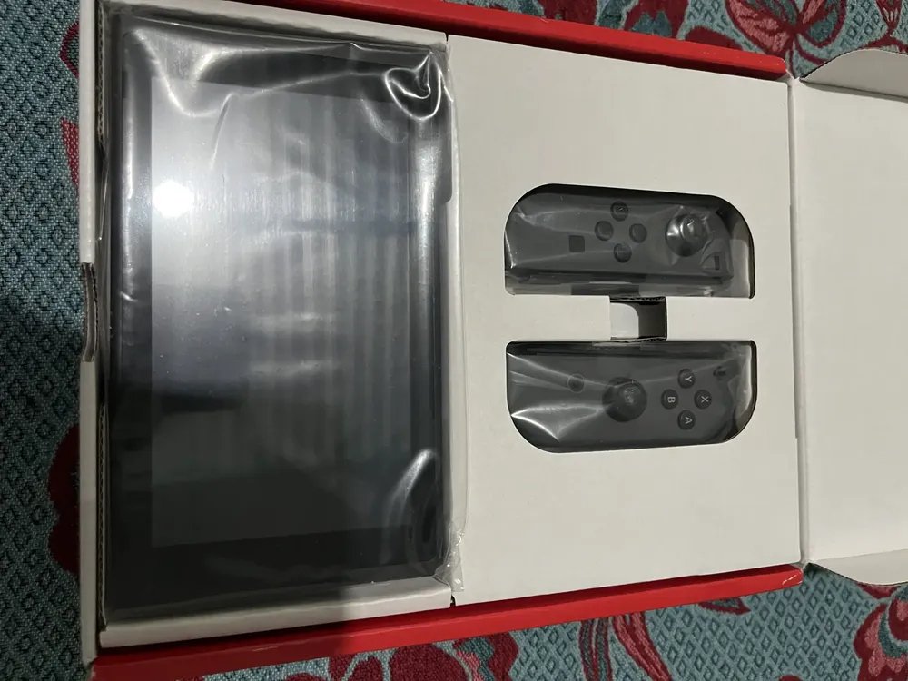Nintendo Nintendo Switch Switch 32GB Standard cor vermelho-néon