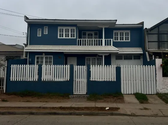 Casa Amplia Y Familiar Para Vivir