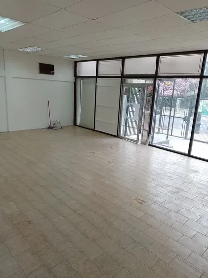 Local Planta Libre 140 M2 Doble Altura - Buena Vitrina