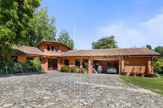 Club De Golf Los Lirios - De 5 Dorm. En Requínoa
