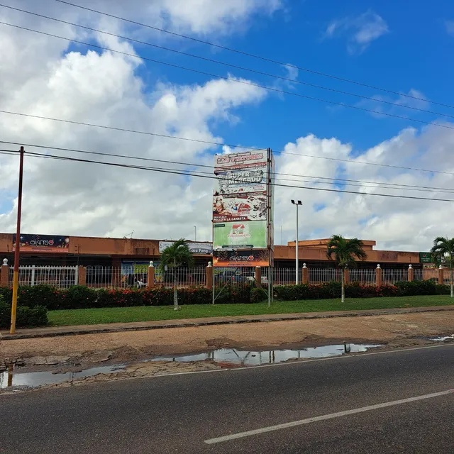 Local Comercial En El Centro Comercial  Las Virtudes En La Avenida Intercomunal El Tigre Estado Anzoategui