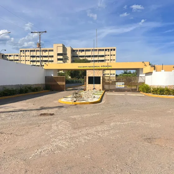 Venta, Apartamento De Dos Niveles, (res. Aguasal) Sin Piscinas