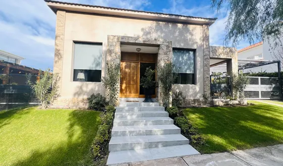 Se Vende Casa En Barrio Dalvian