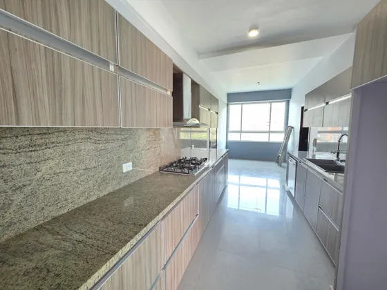 Se Alquila Apartamento 243m2 Edif. The Loft Urb. Las Chimeneas Edificio The Lofts Rp.
