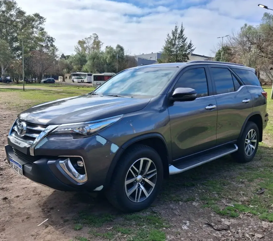 Toyota Hilux SW4 2.8 Srx 177cv 4x4 7as At