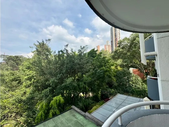Venta De Clasico Apartamento Remodelado En San Lucas - Medellín