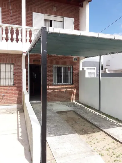 Casa En Venta - 3 Dormitorios 2 Baños - 77,4mts2 - Mar Del Tuyú