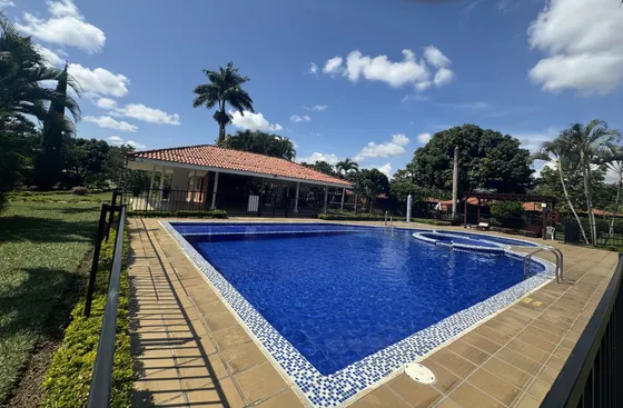 Casa En Venta En Hacienda El Castillo. Cod V11513