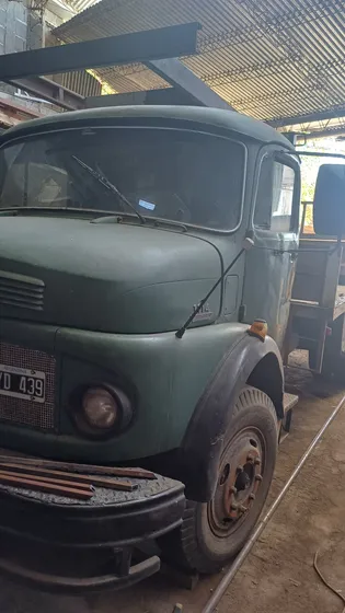 Mercedes Benz 1114