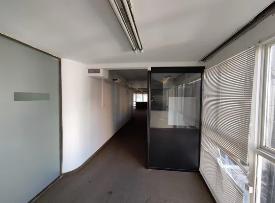 Piso Oficina 250 M2. En Retiro. Excelente Ubicacion.