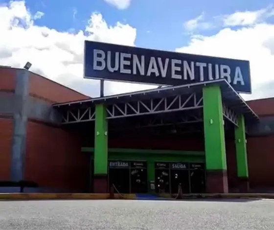 Local Premium En Cc Buenaventura Frente A Movilnet Remodelad