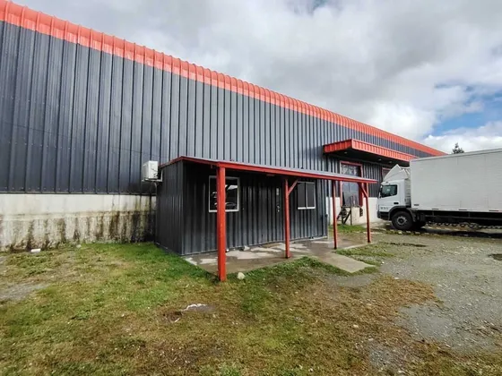 Bodega Comercial En Arriendo (92764)