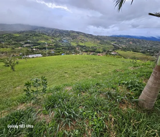Lote En Venta En La Parcelación Santa Clara En El Carmen