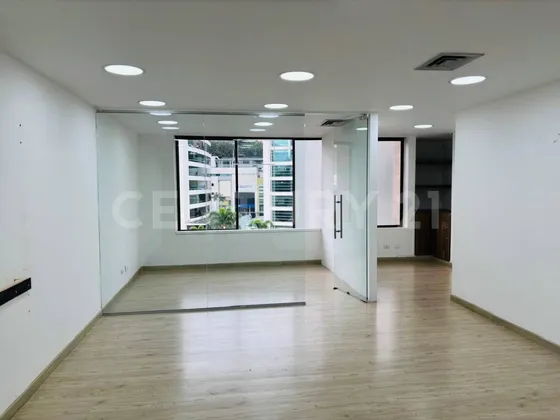 Renta Oficina En El Poblado, Sector Milla De Oro