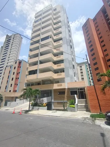 Se Vende Exclusivo Apartamento De Lujo En Las Chimeneas-residencias Montecarlo