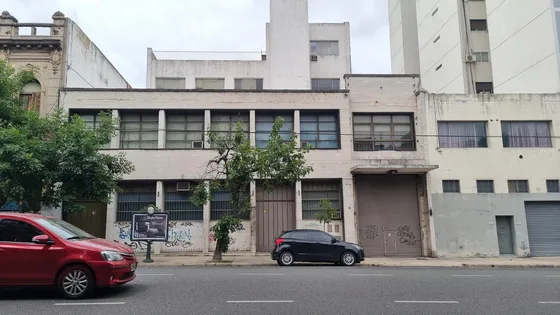 Venta Edificio Comercial Con Galpon 4000 M2
