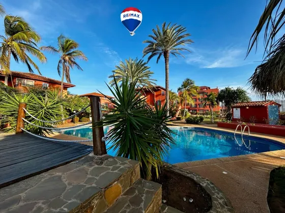  Re/ Max 2 Mil Vende Apartamento En Urbanización Casas Del Sol En Playa Moreno, Con Zona Residencial Y Con Piscina