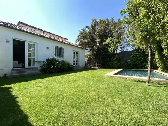 Casa En Venta De 5 D/4b Piscina Y Gran Jardín En Providencia