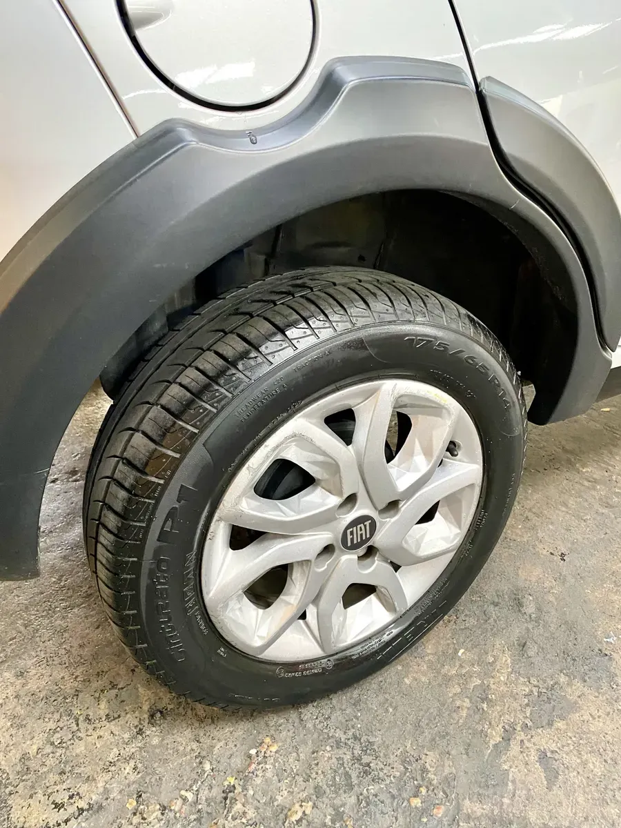 Fiat Mobi 1.0 Like5504057540411596810