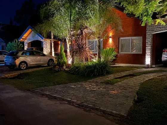 Excelente Propiedad De Categoría Amoblada - Inmediata Escrituracion - Espectacular E Impecable Propiedad En Venta En Clud De Campo Echeverria Del Lago. Robusta Calidad Constructiva, Con Terminaciones 