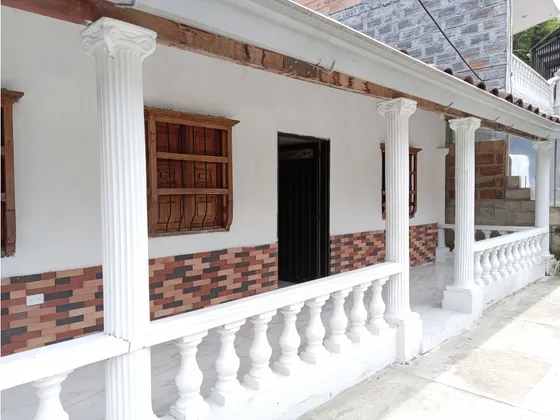 Venta De Casa Lote En La Estrella - Por Comfama